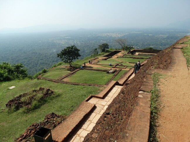 Bovenop de Sigiriya rots met mooi uitzicht