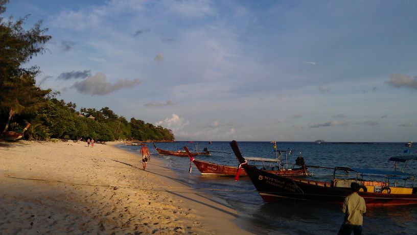 koh phi phi long beach het mooiste strand van het eiland